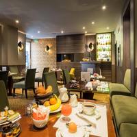 Apartment with Kitchenette