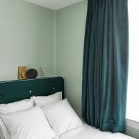 Single Room - La petite Amie