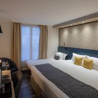 Deluxe Triple Room with 1 King and 1 Single Bed - Non-Smoking
