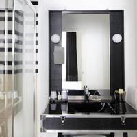 2 Adjacent Rooms