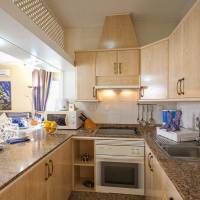Three-Bedroom House (6 Adults)