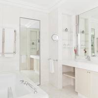 Two Connecting Deluxe Rooms (2 adults + 2 children)