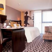 V Corner Studio Room