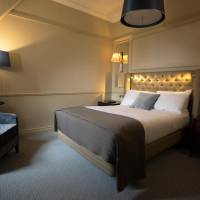 Queen Junior Suite with Castle View