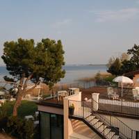 Deluxe Double Room with Balcony and Lake View