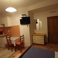 Studio (2 Adults)