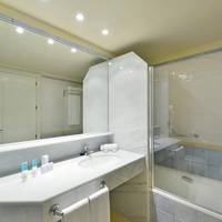 Double or Twin Room (2 Adults + 1 Child)