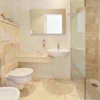 Superior Double Room with Balcony - Partial Lake View