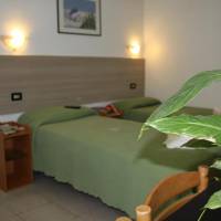 Basic Triple Room with Shared Bathroom