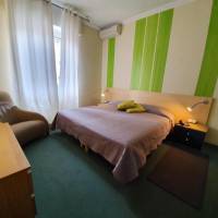 Superior One-Bedroom Apartment (2 Adults)