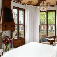 Suite with Canal View