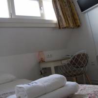 Single Room with Shared Toilet