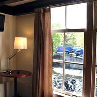 Single Room with Shared Facilities