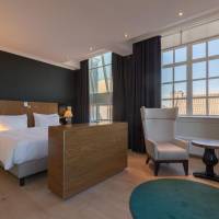 New Amsterdam Suite with Canal View