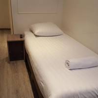 Single Room with Private Shower and Toilet