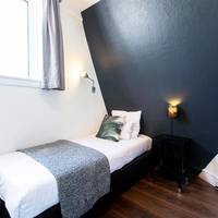 Single Room with Shared Bathroom