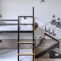 Twin Room with Bunk Beds and Private Bathroom with Shower