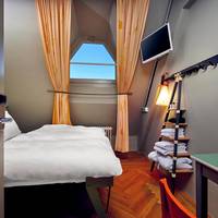Budget Twin Room with Shared Bathroom