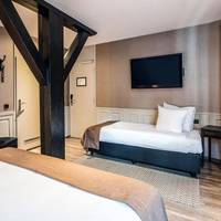 Triple (three person room, double bed + single bed)