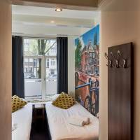 Basic Twin Room with Shared Bathroom