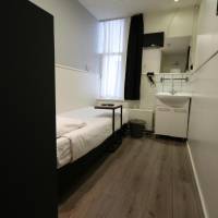 Single Room with Shared Bathroom
