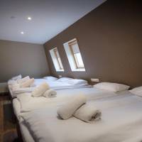 5 Persons Room