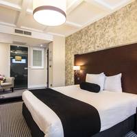 Souterrain Double Room (Below Street Level with Limited View)