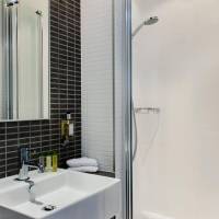 Queen Guest Room
