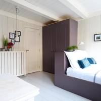 Studio Apartment with Street View