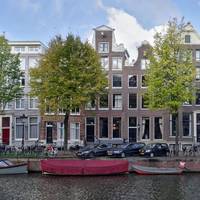 Luxury Two-Bedroom Apartment with Canal View