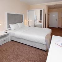 Room #37489335