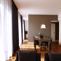 L Apartment