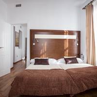 Two-Bedroom Apartment with Balcony. C/ Marques de Falces 2