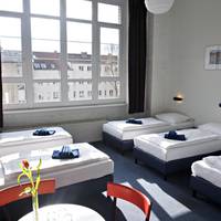 Quintuple Room