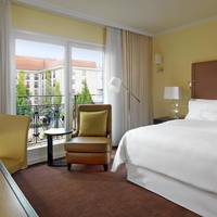 Superior King Room with Garden View