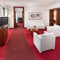 Panoramic Suite with Executive Lounge Access (2 Adults + 1 Child)