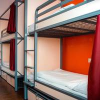 Bed in 6-Bed Dormitory Room with Private Bathroom 