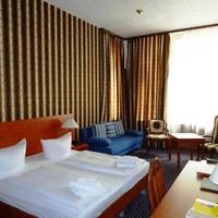 Room #6835738