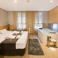 Deluxe Double Room with Spa Bath 