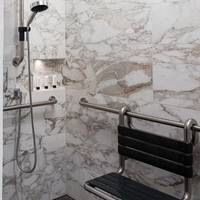 Deluxe King Room - Mobility Accessible