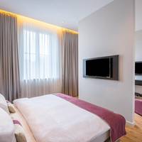 Executive King Suite - Non-Smoking