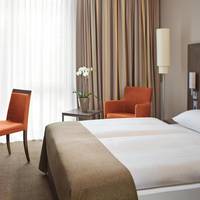 Double Room - Disability Access - Includes Public Transit Ticket