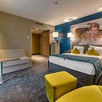 Superior Queen Room with Sofa