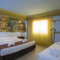 Quadruple Room with Private Bathroom
