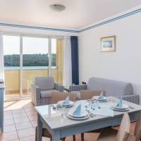 Apartment with Balcony and Sea View (6 Adults)