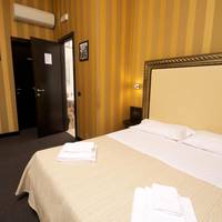 Double Room (1 Adult)