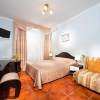 Triple Room with Swimming Pool view