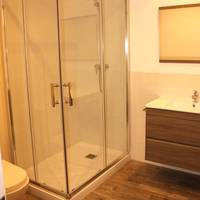 Standard Queen Room With Private bathroom
