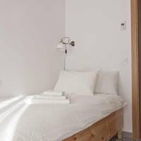 Single Room with Shared Bathroom