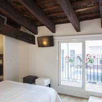 Deluxe One-Bedroom Apartment